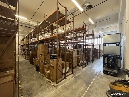 local d'activité 1 080 m²