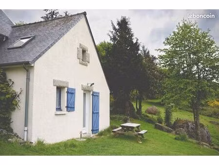 maison avec gîte  rivière et grand terrain