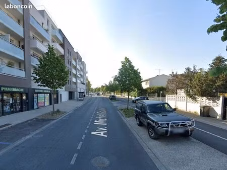 boutique 99 m² noisy le grand