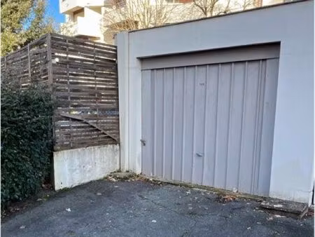 garage 15m2 - secteur pin franc 33200
