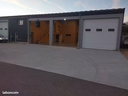 local plein pied 325m2 + 50m2 mezzanine