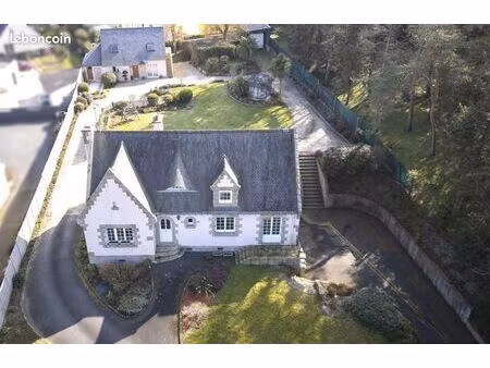 maison 8 pièces 269 m²