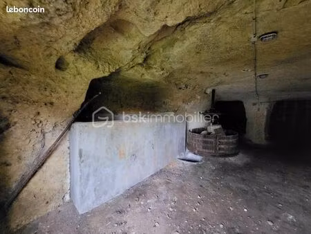 parking 80 m² savonnieres