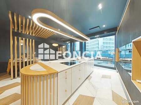 local commercial 65 m²