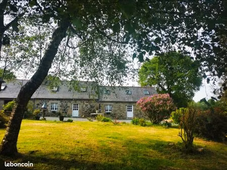 corps de ferme rénové (habitation + gite )