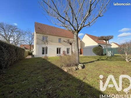 pavillon 9 pièces 257 m²