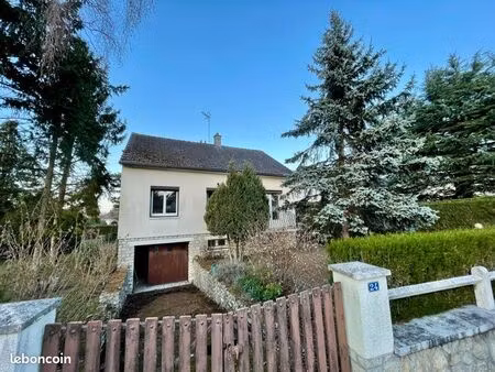 maison individuelle 3 chambres sur grand terrain arboré – fort potentiel