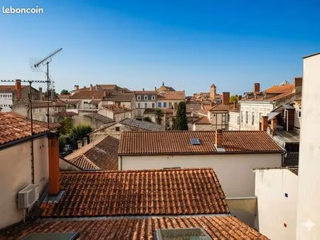 rare : t2 de charme sous les toits – 70 m² – hyper centre agen