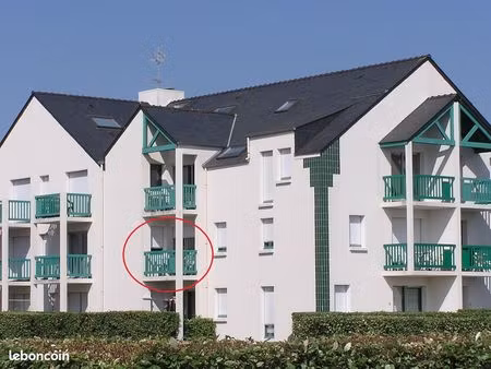 agréable appartement face à la plage.... vue sur la mer-balcon