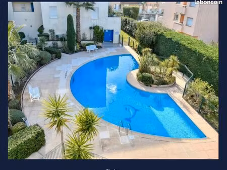 location à l'année appartement f3 dans résidence de standing proche plage boulouris