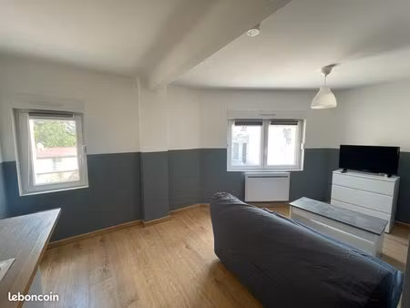 yutz - f2 rénové très calme et lumineux de 37m² et équipé (cuisine tv inclus) + parking pr