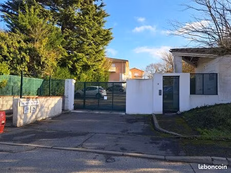 garage box sécurisé 20m2