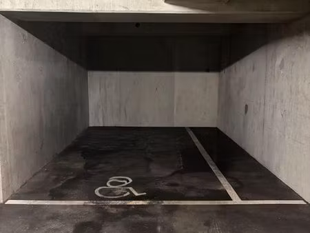 parking/box 18 m² villeneuve le roi