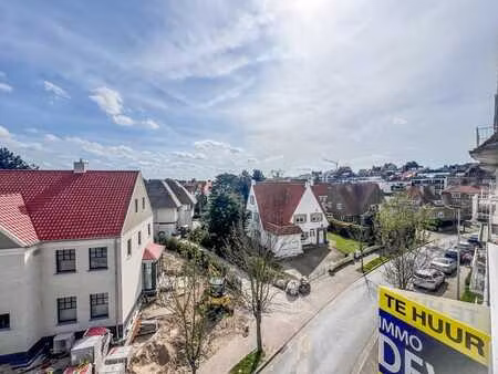magnifique duplex rénové avec une grande terrasse ensoleill