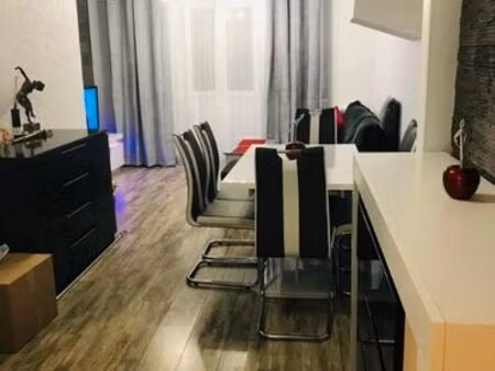 – maison de ville meublée triplex – 159 m² – baume-les-dames