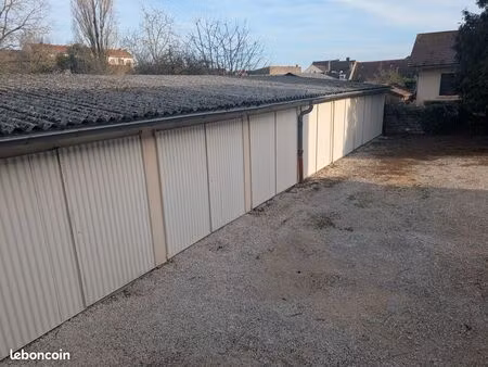 garages à louer