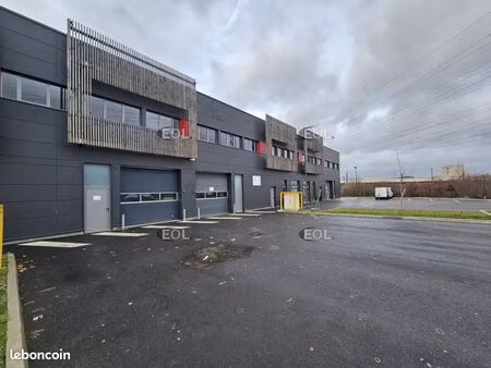 local d'activité 1 202 m²