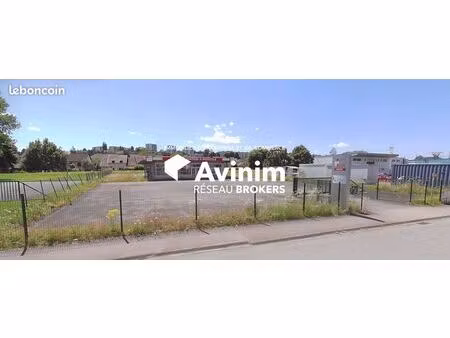 local 237 m² étupes