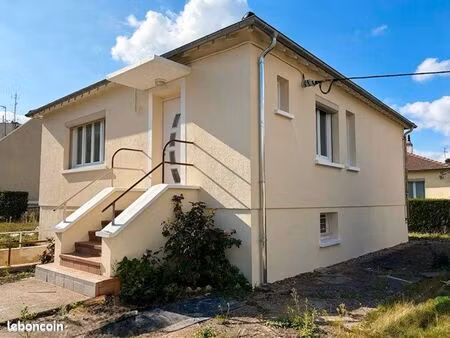 maison avec 3 chambres