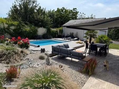 maison moderne 5 chambres – 184 m² – piscine chauffée – terrain 1001 m² – pierrelay