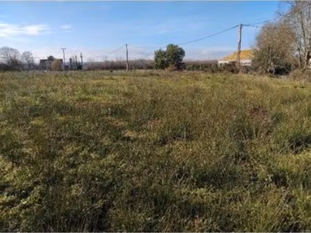 urgent et négociable terrain constructible 17850 e