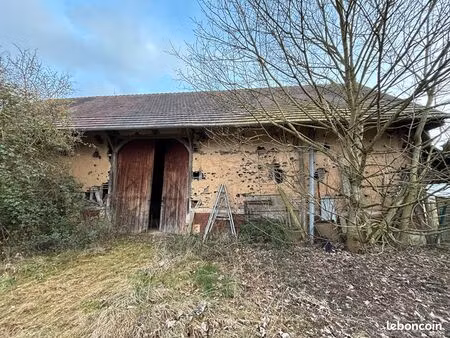 bâtiment 3 pièces 550 m²