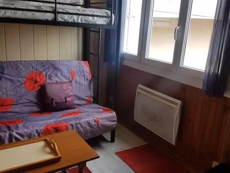 location studio meublé