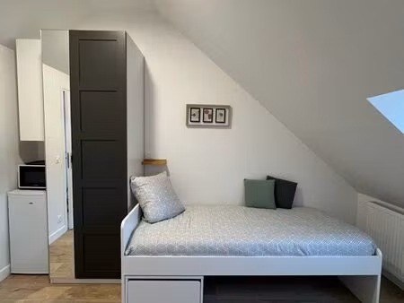 chambre orsay (saclay) etudiante salle de bain et wc individuel