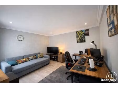 studio 1 pièce 28 m²