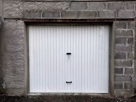 garage fermé et sécurisé