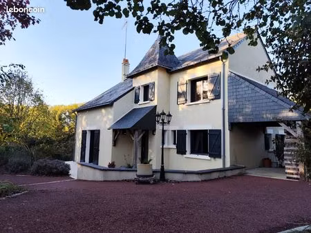 propriété de 220m2 sur terrain de 6700m2