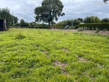 terrain 1 102 m² ploudiry