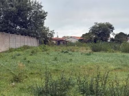 terrain 700 m² villegouge