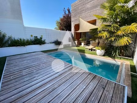 loft/atelier/surface 5 pièces 162 m²