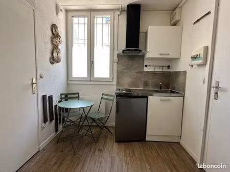 studette libre à vendre