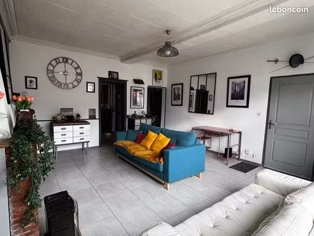 appartement avec cour en plein cœur de la ménitré