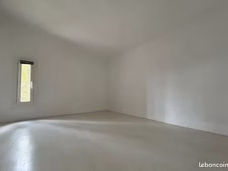 location avec balcon t3 de 55m²