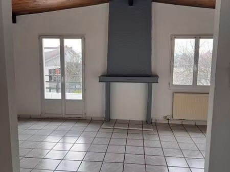 à louer – appartement appartement f4 de 90 m² avec jardin et terrasse