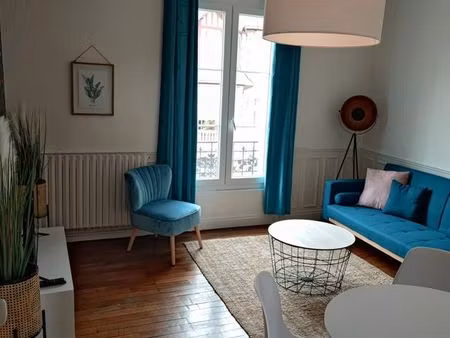 t3 ancien derriere la cathedrale