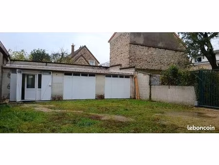 3 boxes voitures  stockage sécurisé