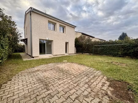 location maison 4 pièces 85 m² à décines-charpieu (69150)