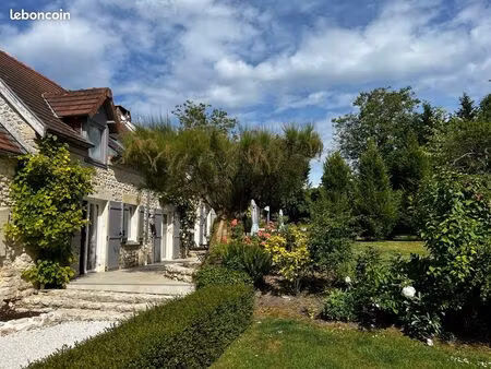 maison de caractere 8 pieces 330 m2