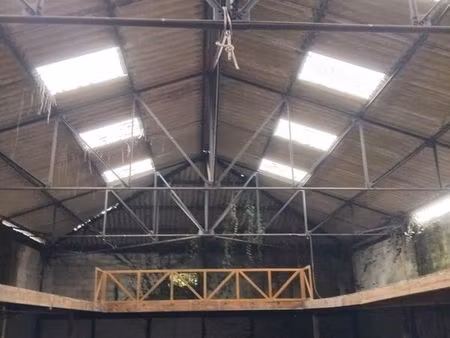 titre : hangar 330 m² + terrain constructible brest centre (école navale) - réno  potentie