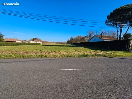 vends très beau terrain à bâtir de 3000 m2 sur etauliers terrain