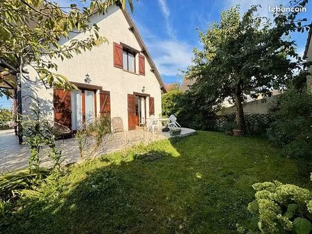 maison 6 pièces 144 m²