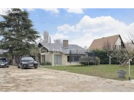 maison 8 pièces 328 m²