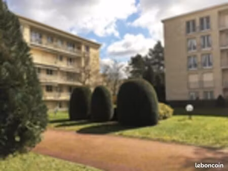 parking 10 m² compiegne