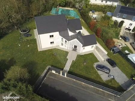 maison 8 pièces 281 m²