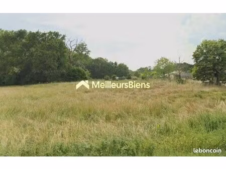 terrain 1 443 m² gauriaguet