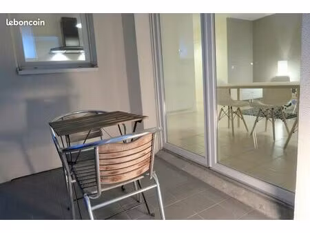 t3 récent  proche jean perrot  rue calme  balcon et possibilité grand garage avec électric